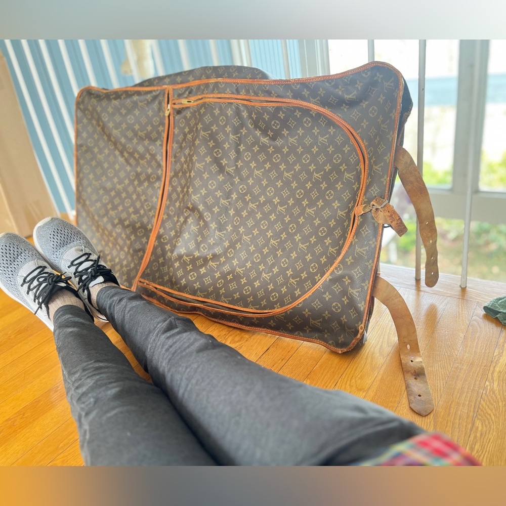 Louis Vuitton Garment Bag - Picture 9 of 14